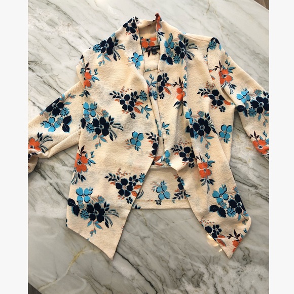 Floral Blazer - Picture 2 of 2